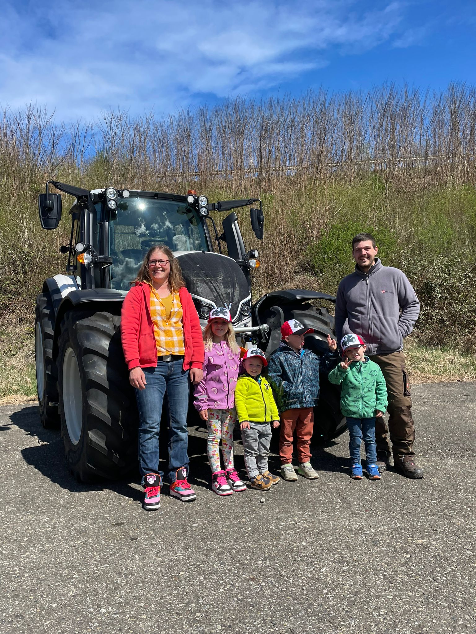 Valtra N155V  (155 PS)